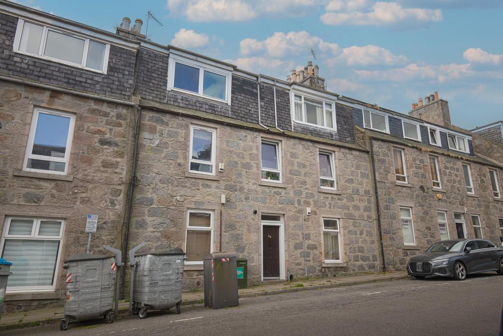 Bank Street, Attic Floor Right, Aberdeen