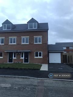 4 bedroom end of terrace house to rent, Latrigg Crescent, Manchester, M24