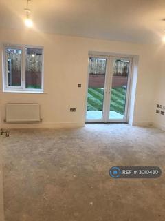 4 bedroom end of terrace house to rent, Latrigg Crescent, Manchester, M24