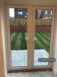 4 bedroom end of terrace house to rent, Latrigg Crescent, Manchester, M24