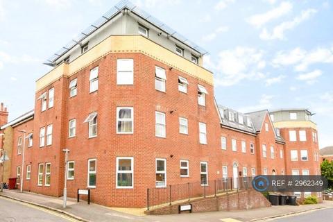 2 bedroom flat to rent, East View Place, Reading, RG1