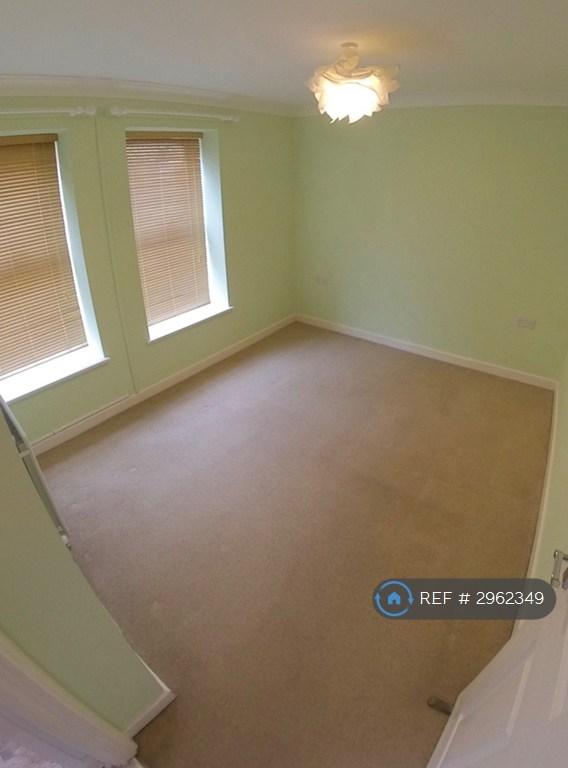 Apartment in Reading - View 2