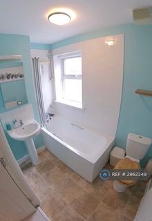 2 bedroom flat to rent, East View Place, Reading, RG1