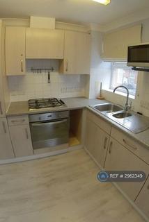2 bedroom flat to rent, East View Place, Reading, RG1