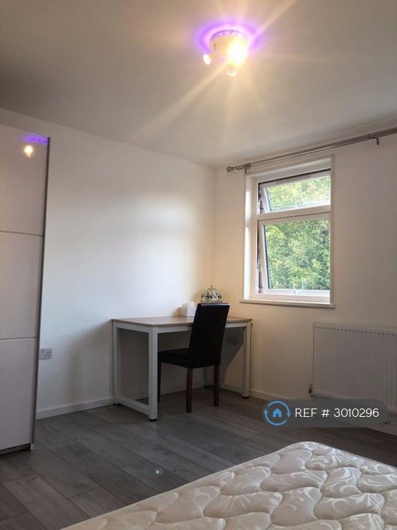 House in London - View 5