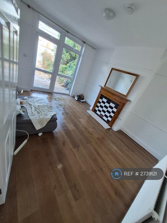 House in Edgware - View 5