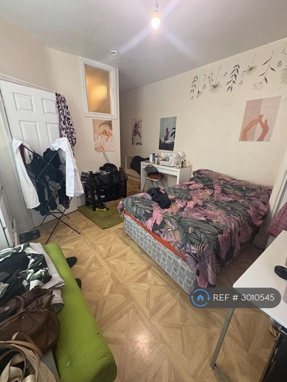 Apartment in Manchester - View 4