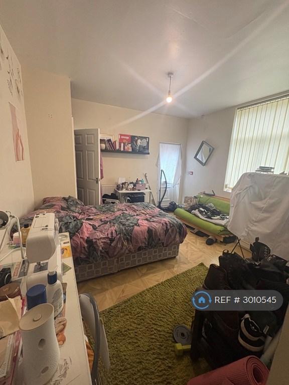 Apartment in Manchester - View 5