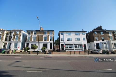 5 bedroom flat to rent, Camden Road, London, NW1