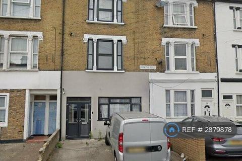 1 bedroom in a house share to rent, Erskine Road, London, E17