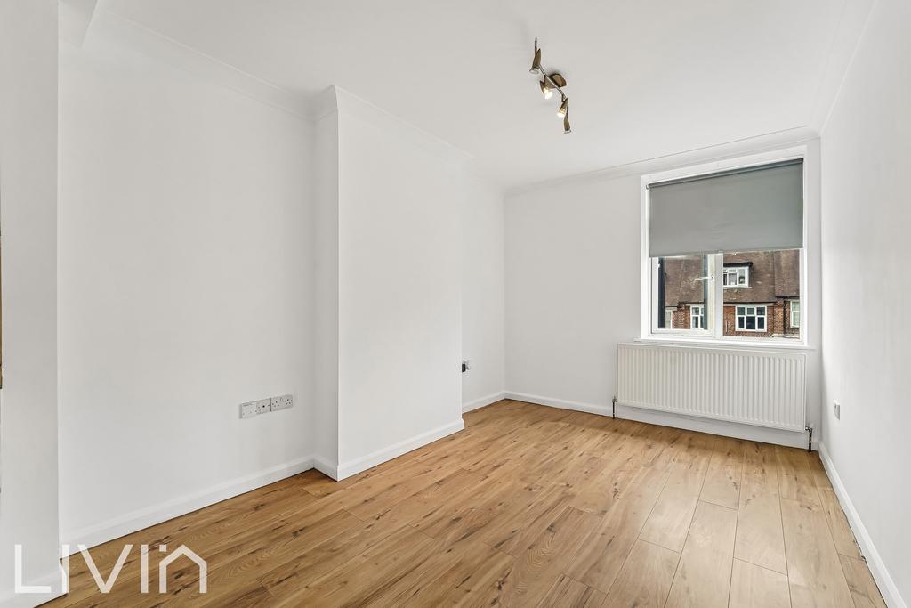 Apartment in South Croydon, Selsdon - More