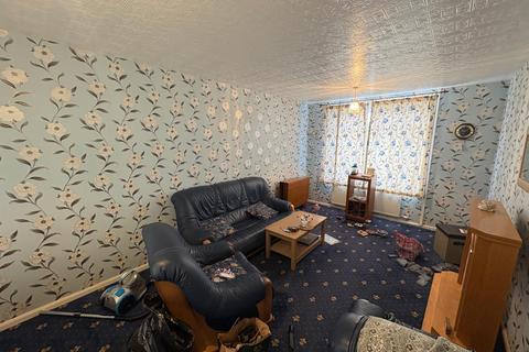 2 bedroom terraced house for sale, Aylesbury Avenue, Denton, M34