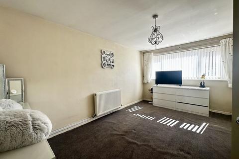 2 bedroom maisonette for sale, Hillcrest Road, Great Barr, Birmingham B43 6LU
