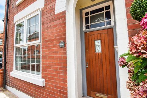 2 bedroom terraced house to rent, Eyet Street, Leigh