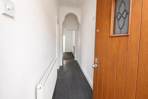 2 bedroom terraced house to rent, Eyet Street, Leigh
