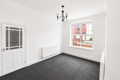 2 bedroom terraced house to rent, Eyet Street, Leigh