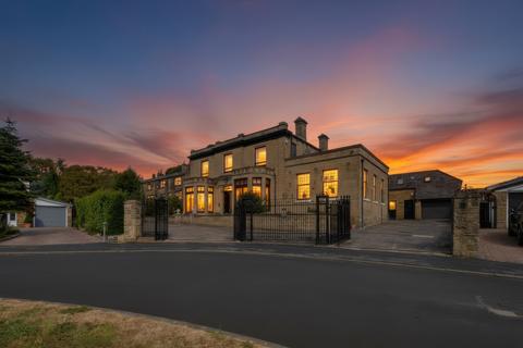 5 bedroom detached house for sale, Oak Dene Close, Pudsey, West Yorkshire