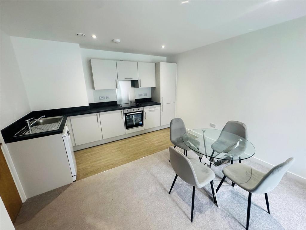 Apartment in Salford - View 3
