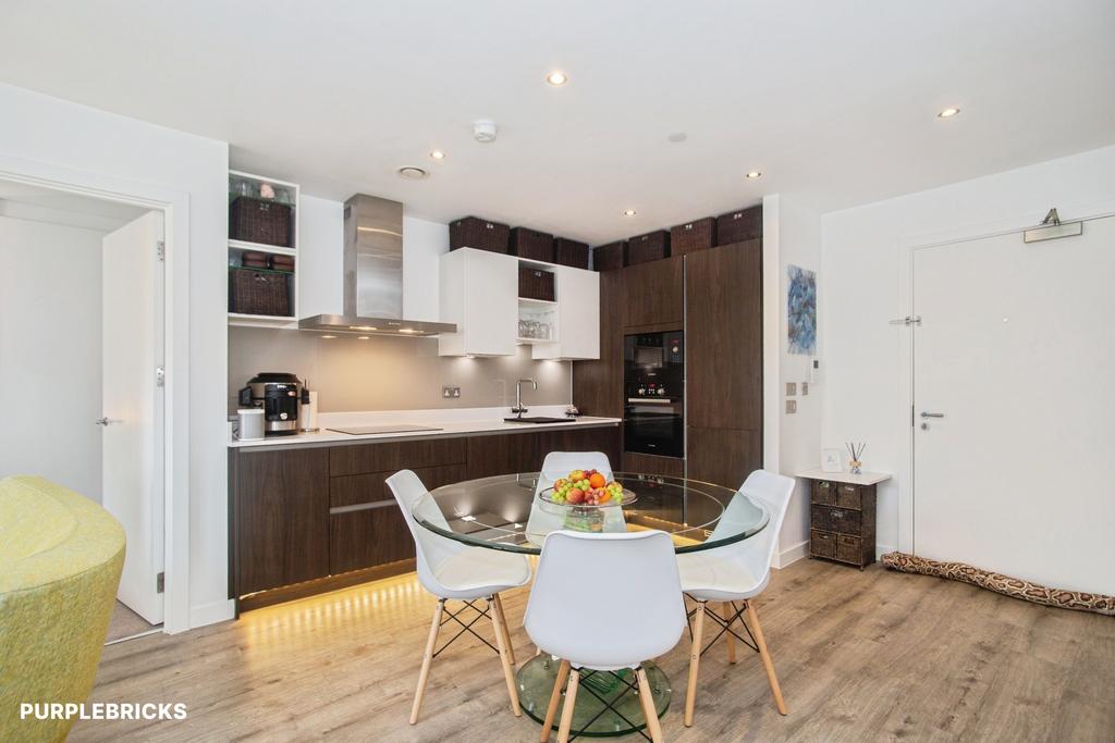 Apartment in Salford, Greater Manchester - View 4