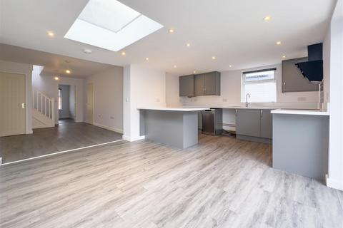 3 bedroom semi-detached bungalow to rent, Meriton Road, Lutterworth LE17