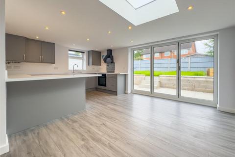 3 bedroom semi-detached bungalow to rent, Meriton Road, Lutterworth LE17