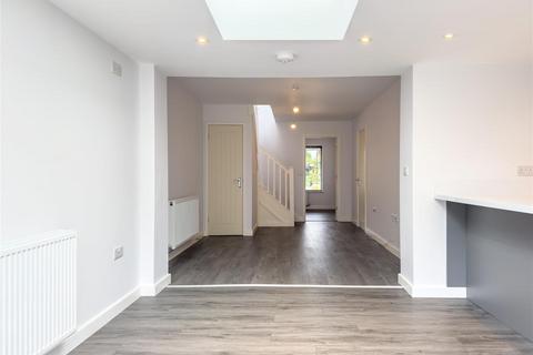 3 bedroom semi-detached bungalow to rent, Meriton Road, Lutterworth LE17