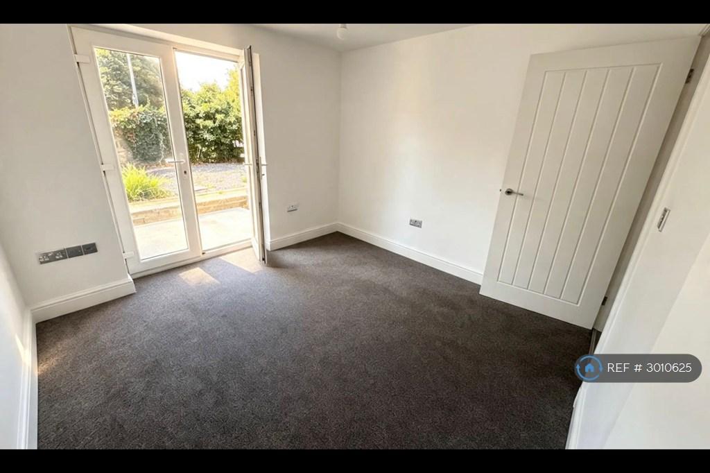 Apartment in Cardiff, Rumney - More