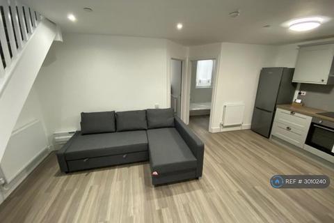 3 bedroom flat to rent, Crwys Place, Cardiff, CF24
