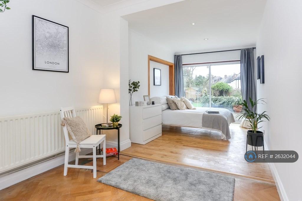 House in London - View 2