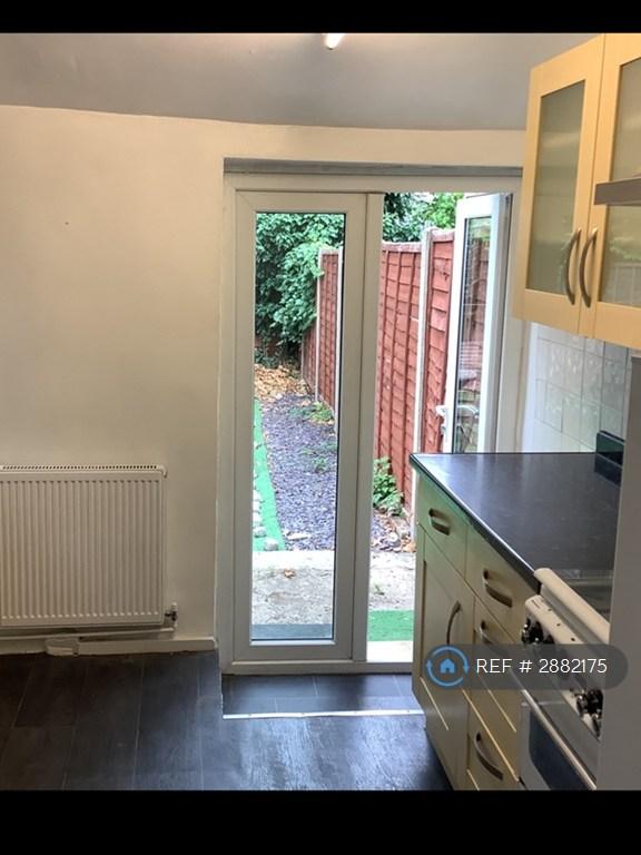 House in London - View 2