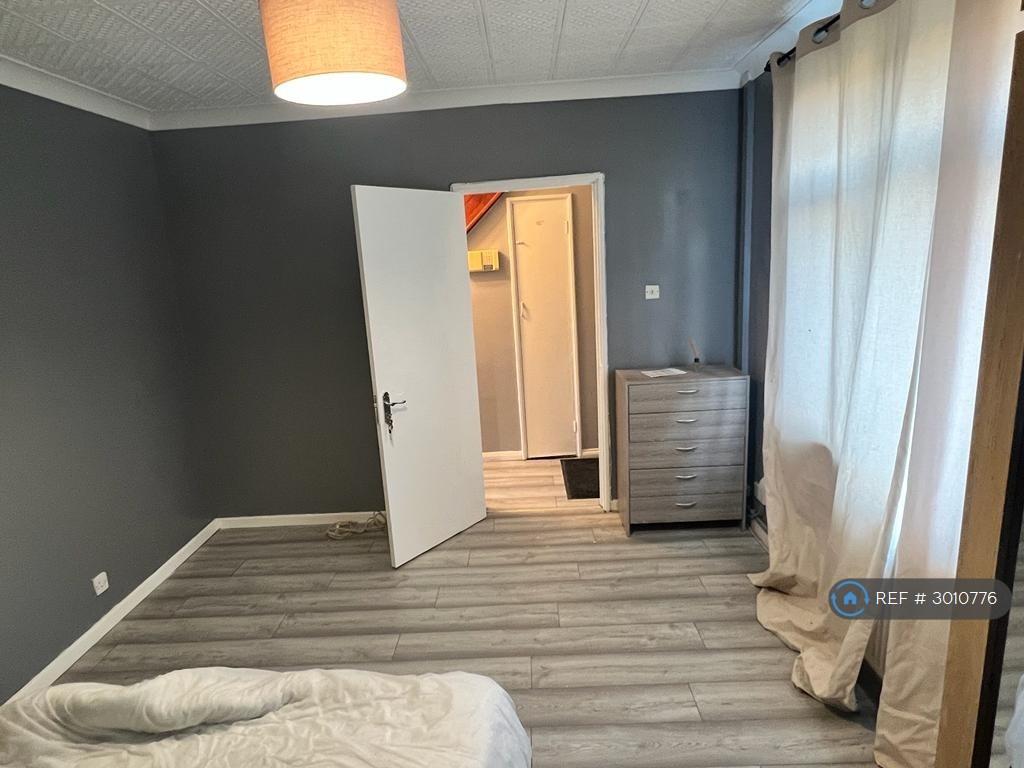 House in London, Thamesmead - View 5