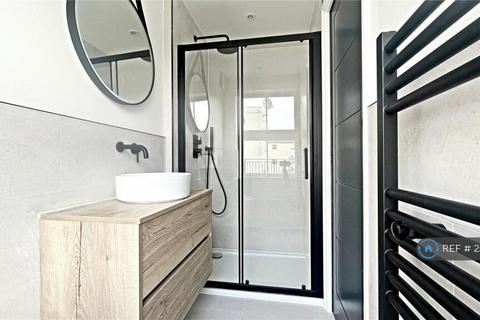 3 bedroom terraced house to rent, Marlborough Place, Brighton, BN1