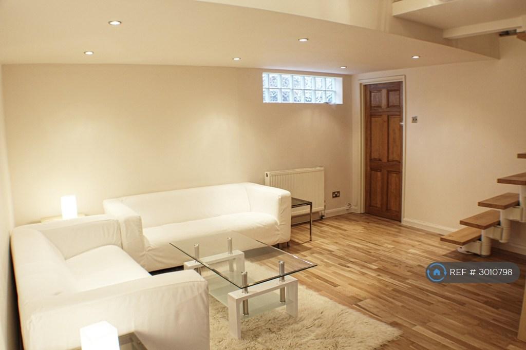 Wembury Mews, London, N6