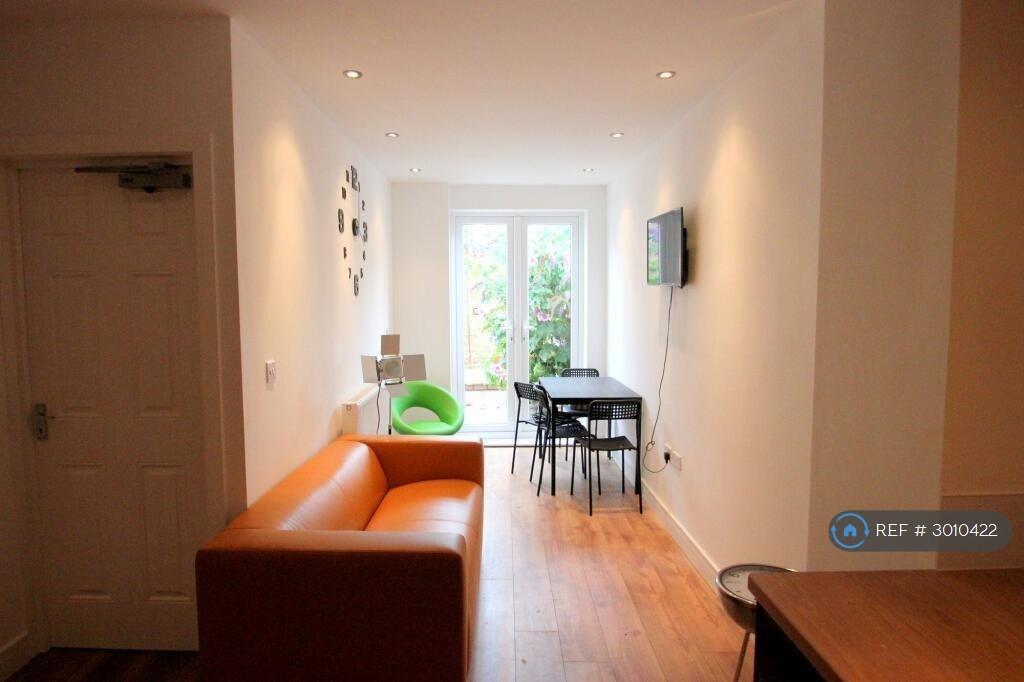 House in Cardiff, Cathays - View 2
