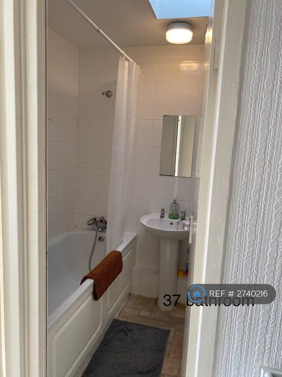 House in London - View 5