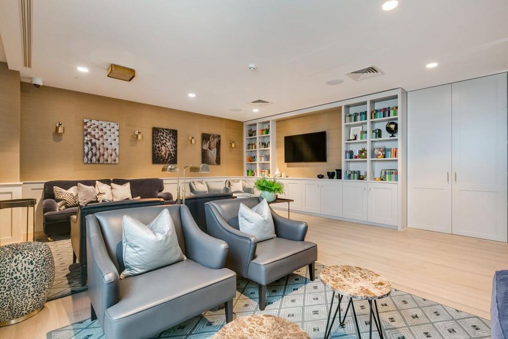 Apartment in LONDON - View 3