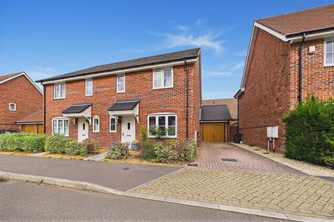 3 bedroom semi-detached house for sale, Readwin Crescent, Wokingham, Berkshire, RG40