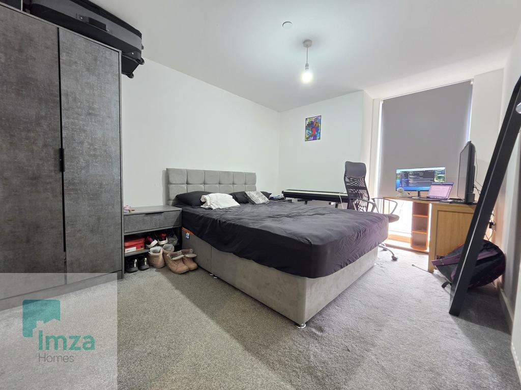 Apartment in Liverpool - More