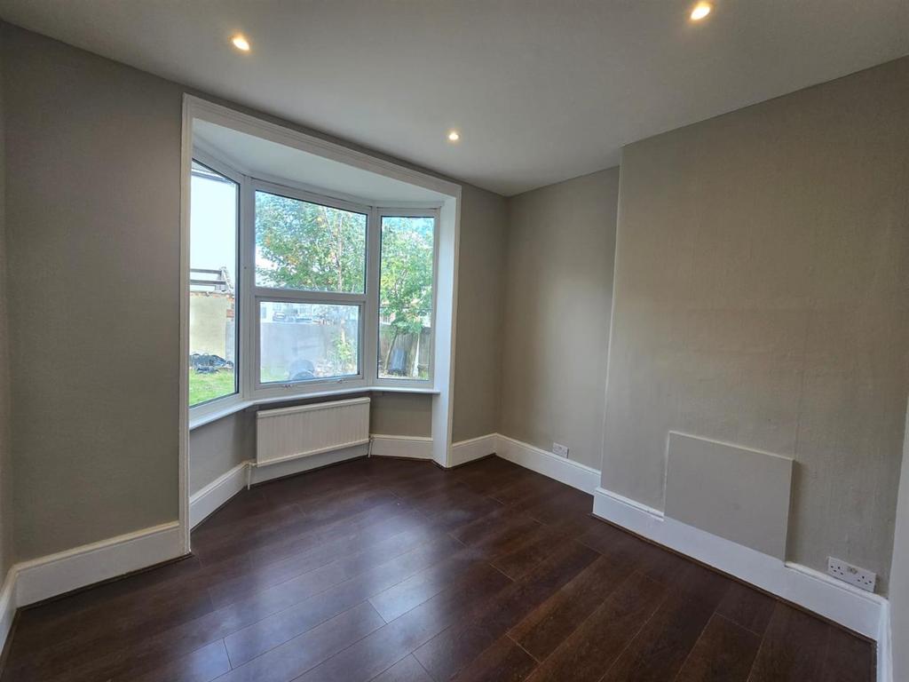 Apartment in London - View 3