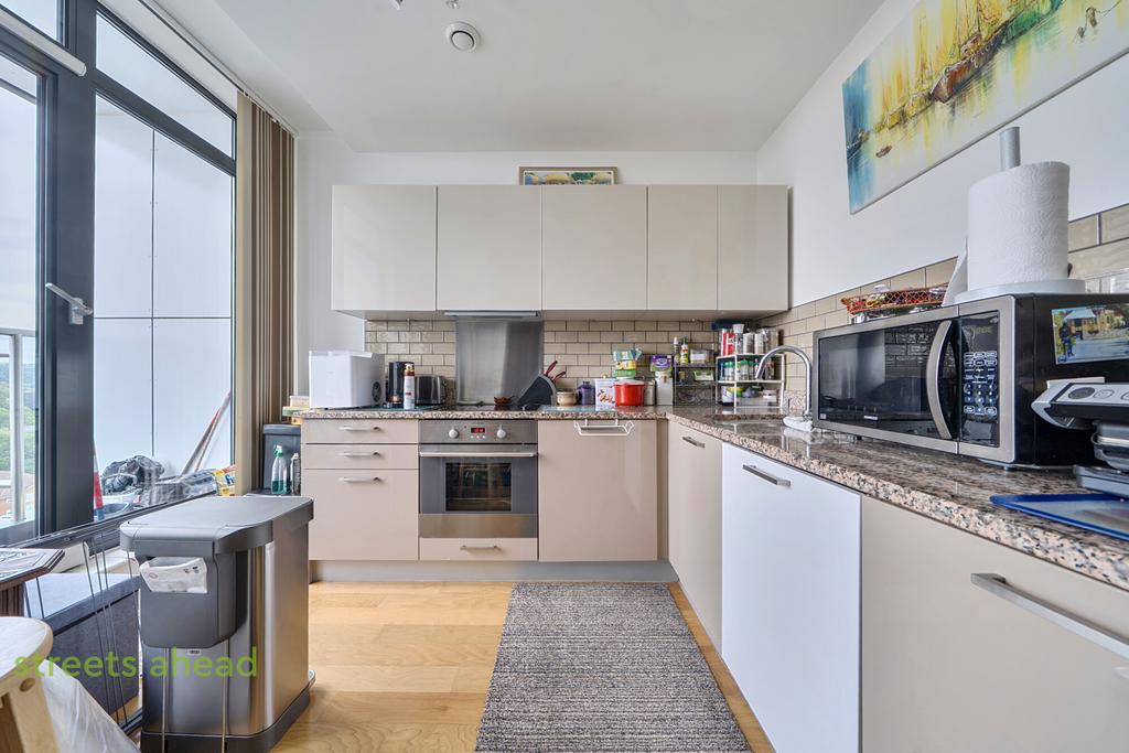 Apartment in Croydon - View 5