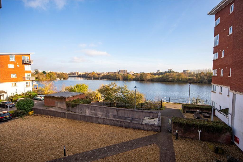 Apartment in Cardiff - View 3