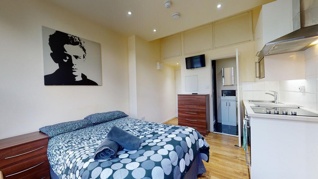 Apartment in London - View 5