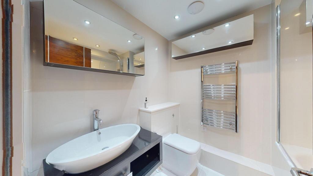 Apartment in London - View 4