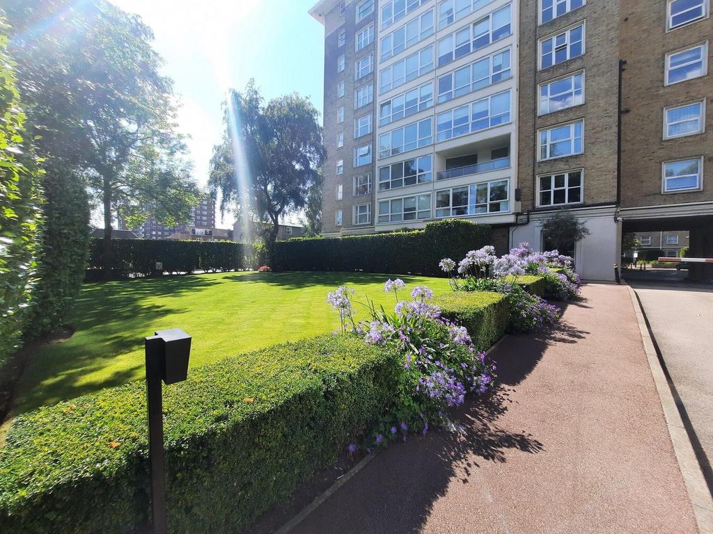 Apartment in London - View 5