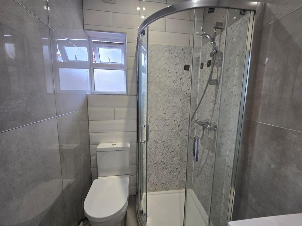 Apartment in Plumstead - View 5