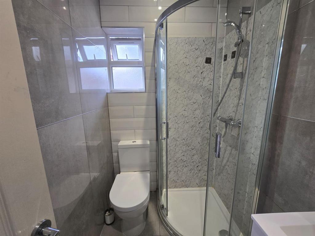 Apartment in Plumstead - More