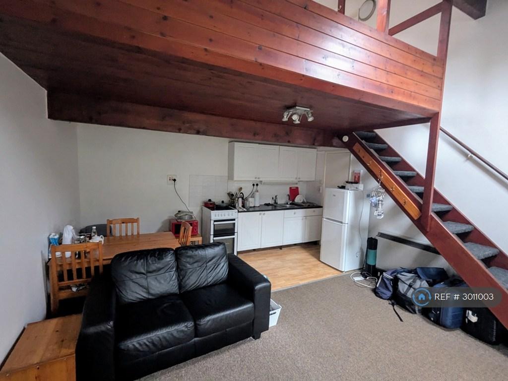 House in York - View 3