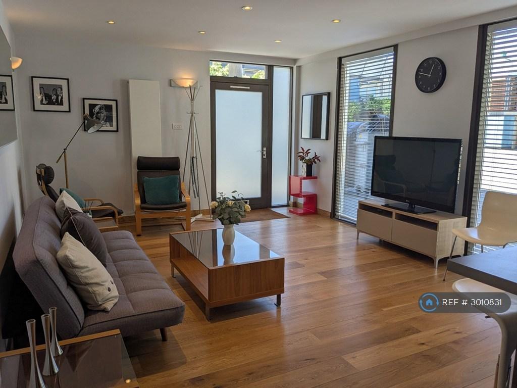 Apartment in London, Royal Borough of Greenwich - More