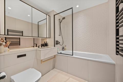 3 bedroom flat for sale, Marsh Wall, London, E22