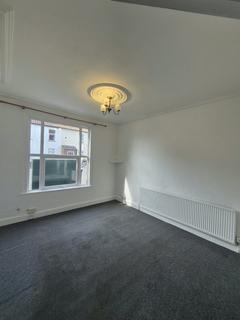 2 bedroom flat to rent, 141a Sprowston Road